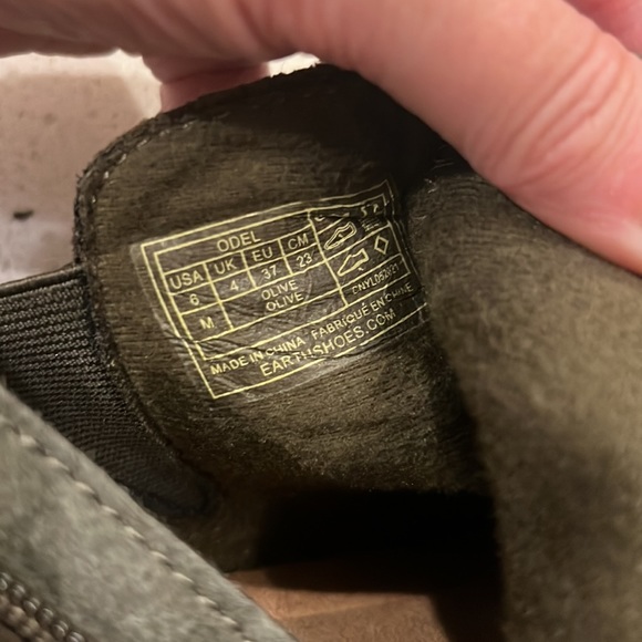 Earth Origins NWOT Suede Bootie Ankle Boots 6 - Picture 7 of 7